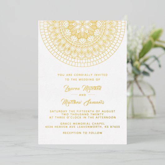 Gold Mandala Wedding Foil Einladung (Stehend vorne)