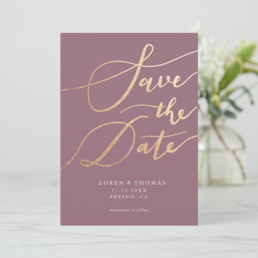 Gold Mauve Script Typografie Save The Date (Stehend Vorderseite)