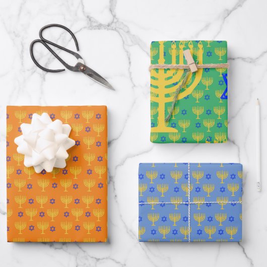 Gold Menorahs + Blue Stars Wrapping Paper Sheets Geschenkpapier Set (Vorderseite)