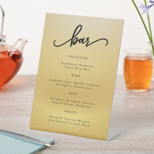 Gold Modern Script Wedding Cocktail Bar Sign Sockelschild (In Situ)