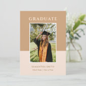 Gold Modern Simple Typografy Foto Abschluss Einladung (Stehend Vorderseite)