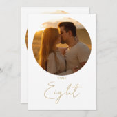 Gold Moderne Minimalistische Script-Tischnummer Einladung (Vorne/Hinten)