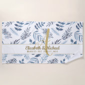 Gold Monogram Azure Blue Botanical Blätter Wedding Strandtuch (Vorderseite)