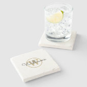 Gold Monogram Black Script Name Stone Untersetzer (Seitenansicht)