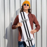 Gold Monogram Classic Schwarz-weiß Racing Stripes Skateboard<br><div class="desc">Erstellen Sie Ihre eigenen, personalisierten, klassischen schwarz-weißen Rennstreifen, coole, stilvolle, elegante Imitate Gold Typografie Drehbuch, beste Qualität harten Rock-Ahorn-Wettkampfdeck skateboard. Zum Anpassen geben Sie einfach Ihren Namen / Monogramm / Initialen ein. Während Sie hinzufügen / Design, werden Sie in der Lage sein, eine Vorschau auf Ihre Erstellung zu sehen, während...</div>