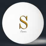 Gold Monogram Individuelle Name Initial Tischtennisball<br><div class="desc">Individueller Ping Pong Ball personalisiert mit Ihrem Namen und Monogramm. Klicken Sie auf Anpassen, um Schriftart und Farben zu bearbeiten oder um eigene Texte und Bilder hinzuzufügen, um ein einzigartiges Geschenk zu erstellen. Passend Ping Pong Paddle verfügbar. Einfach anzupassen. Bestelle noch heute!</div>