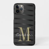 Gold Monogram Initial und Name auf schwarz Case-Mate iPhone Hülle (Rückseite)