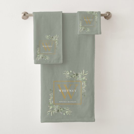 Gold Monogram Name Greenery Sage Green Badhandtuch Set (Insitu)