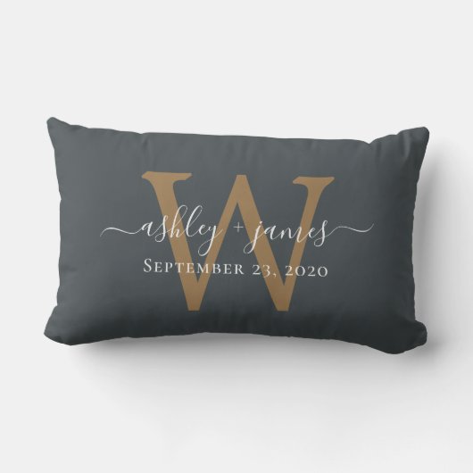 Gold Monogram Wedding Date Off Black Lendenkissen (Rückseite)