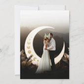Gold Moon Celestial Foto Hochzeit Einladung (Rückseite)