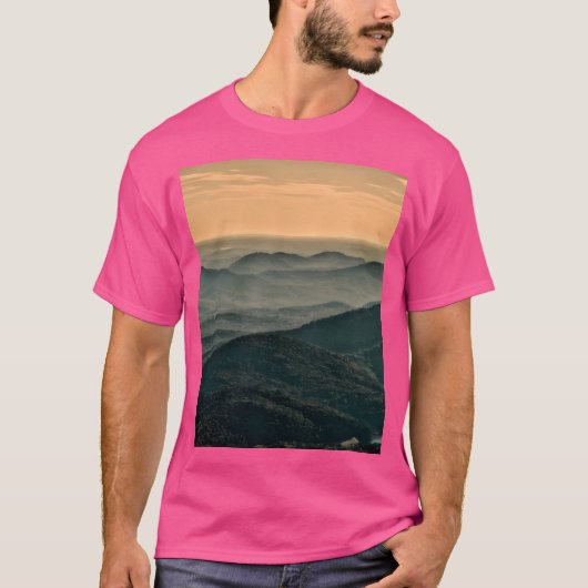 Gold Mountain View Graphic T-Shirt (Vorderseite)