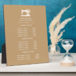 Gold Nähmaschine Seamstress Beige Preise Fotoplatte<br><div class="desc">Unter der Darstellung einer Vintagen Nähmaschine in Imitat Gold auf beigem Hintergrund und Ihres Namens oder Firmennamens werden Ihre Dienstleistungen, Preislisten oder Geschäftsinformationen unterstrichen. Enthält drei individuell anpassbare Überschriften und Textfelder. Um das Layout anzupassen, geben Sie Ihren Text ein und ändern Sie mithilfe der Funktion Anpassen die Positionierung und die...</div>