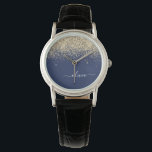 Gold Navy Blue Glitzer Script Monogram Girl Name Armbanduhr<br><div class="desc">Navy Blue und Gold Sparkle Glitzer Script Monogram Name Watch. Dies macht den perfekten Abschluss,  Geburtstag,  Hochzeit,  Brautparty,  Jubiläum,  Babydusche oder Junggeselinnen-Abschied Geschenk für jemanden,  die Lieben glamourösen Luxus und schicke Stile.</div>
