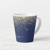 Gold Navy Blue Glitzer Script Monogram Girl Name Milchtasse (Rechte Ecke)