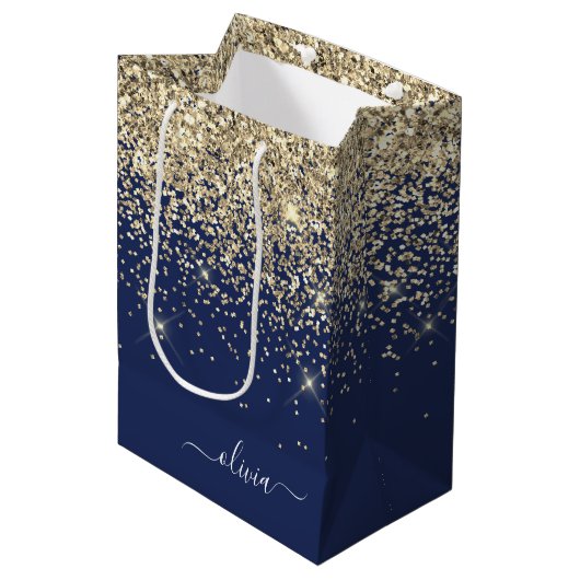 Gold Navy Blue Glitzer Script Monogram Girl Name Mittlere Geschenktüte (Vorderseite Schrägansicht)