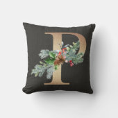 Gold P Monogram Pine & Berries Christmas Family Kissen (Vorderseite)