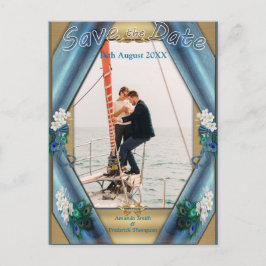 Gold, PfauenFedern auf Smaragdgrüner Seide Ankündigungspostkarte