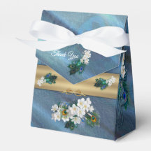 Gold, PfauenFedern auf Smaragdgrüner Seide