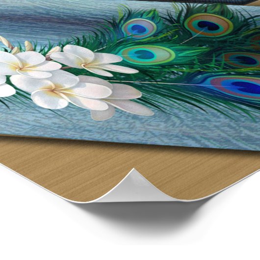 Gold, PfauenFedern auf Smaragdgrüner Seide Poster (Ecke)