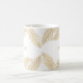 Gold Pinecones und Pine Needles Weihnachten Kaffeetasse (Mittel)