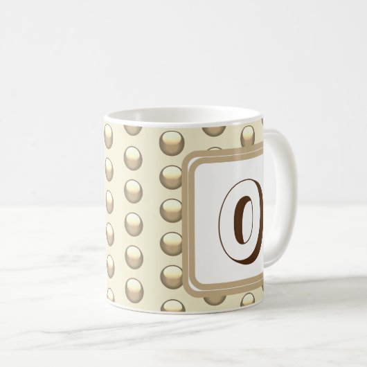 Gold Polka Dot Bold Monogram Kaffeetasse (VorderseiteRechts)
