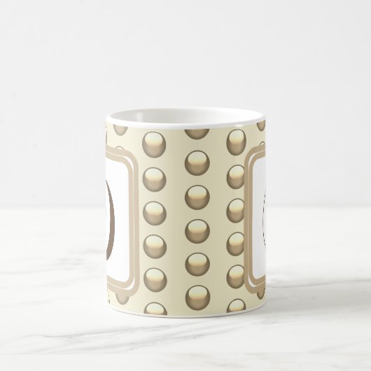Gold Polka Dot Bold Monogram Kaffeetasse (Mittel)