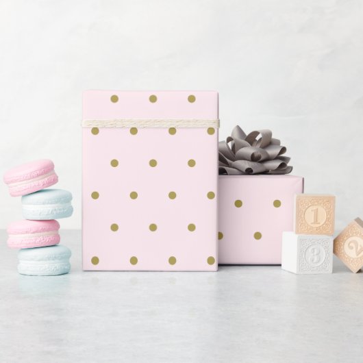 Gold Polka Dot Muster Blush Pink Geschenkpapier (Babyparty)