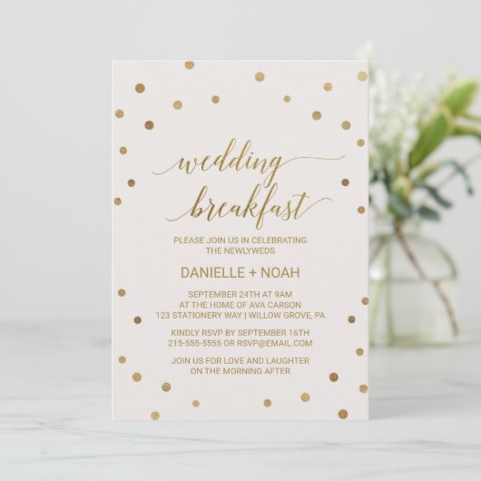 Gold Polka Dots Hochzeitfrühstück Einladung (Stehend Vorderseite)