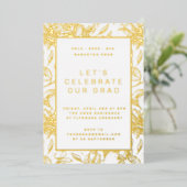 Gold Pressed Leaf Floral Graduation Party Folieneinladung (Stehend vorne)