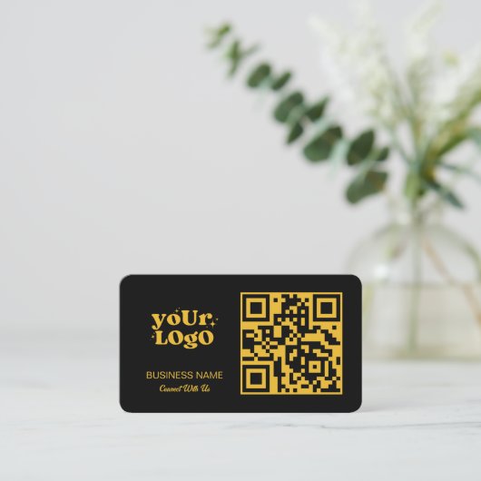 Gold QR Code Business-Logo | Schwarze Moderne Visitenkarte (Stehend Vorderseite)