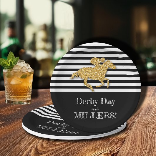 Gold Race Pferd auf schwarzen und weißen Streifen Pappteller