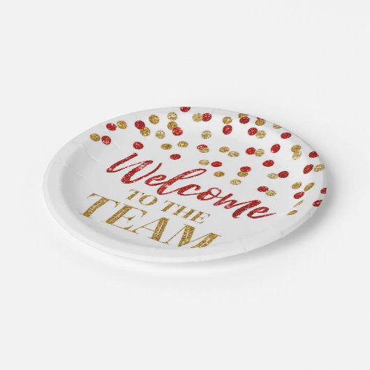 Gold Red Confetti Willkommen im Team Pappteller (Schrägansicht)
