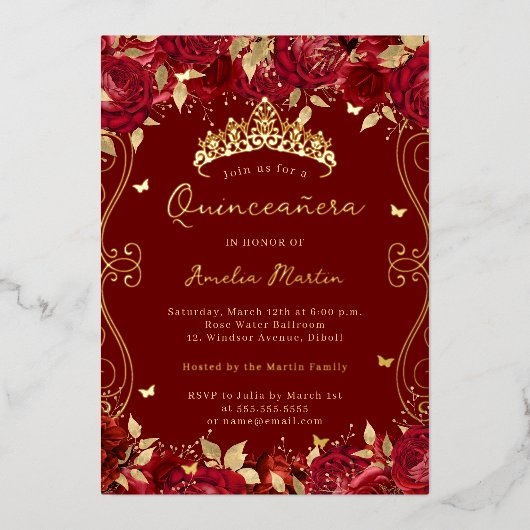 Gold Ruby Red Swirl Scroll Floral Quinceanera Folieneinladung (Vorderseite)