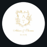 Gold Script Monogram Wappen Wedding Umschlag Aufkl Runder Aufkleber<br><div class="desc">Elegante Imitate Gold-Drehbuch blumenmonogramm Wappen Hochzeit klassische Umschlag Aufkleber Aufkleber.</div>
