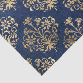 Gold Scroll Design auf Lila Decoupage Seidenpapier (Detail)