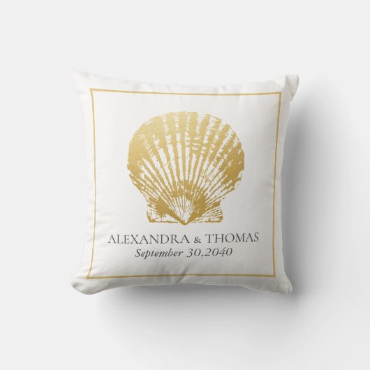 Gold Seashell Beach Wedding Date Keepake Kissen (Vorderseite)