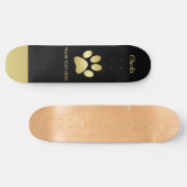 Gold Shiny Dog Paw auf schwarzem Hintergrund Skateboard (Horizontal)