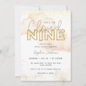 Gold Sie ist auf Cloud Nine Brautparty Einladung (Vorderseite)