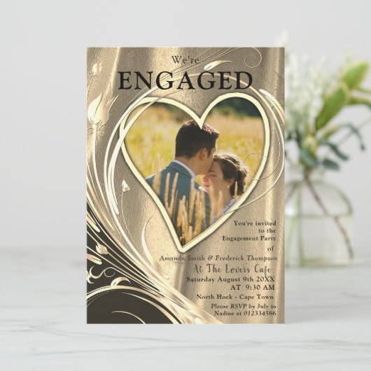 Gold & Silver Satin & Gold Blume Verlobung Einladung (Stehend Vorderseite)