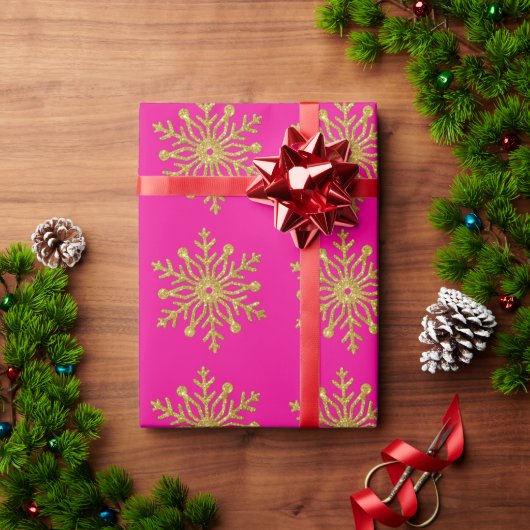 Gold Snowflake Hot Pink Wrapping Paper Geschenkpapier (Feiertagsgeschenk)