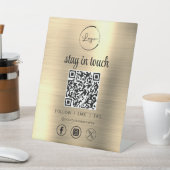 Gold Social Media QR Code Business-Logo Sockelschild (In SItu)