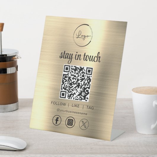 Gold Social Media QR Code Business-Logo Sockelschild (In SItu)