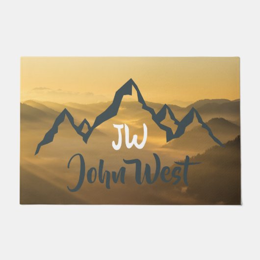 Gold Sonnenaufgang personalisierbare Berge Monogra Fußmatte (Vorderseite)