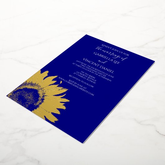 Gold Sonnenblume auf Navy Blue Wedding Folieneinladung (Gedreht)