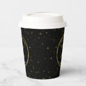 Gold-Spargel über schwarzem Hintergrund - Abschlüs Pappbecher (Links)