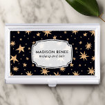 Gold Stars Navy Blue Space Sky Trendy Personalisie Visitenkarten Dose<br><div class="desc">Schöne goldene Sterne auf einem dunkelmarineblau blauen Hintergrund Galaxie Astronomie Muster Design. Personalisieren Sie dieses benutzerdefinierte Design mit Ihrem eigenen Namen oder Text. Gold Stars Navy Blue Space Sky Trendy Personalisiert Business Card Case für Makeup Künstler,  Kosmetologen oder Salon.</div>