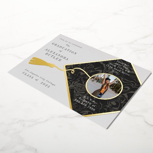 Gold Tassel Foto Script Class 2023 Abschluss Folieneinladung (Gedreht)
