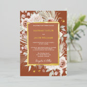 Gold Terracotta Floral Boho Wedding Folieneinladung (Stehend vorne)