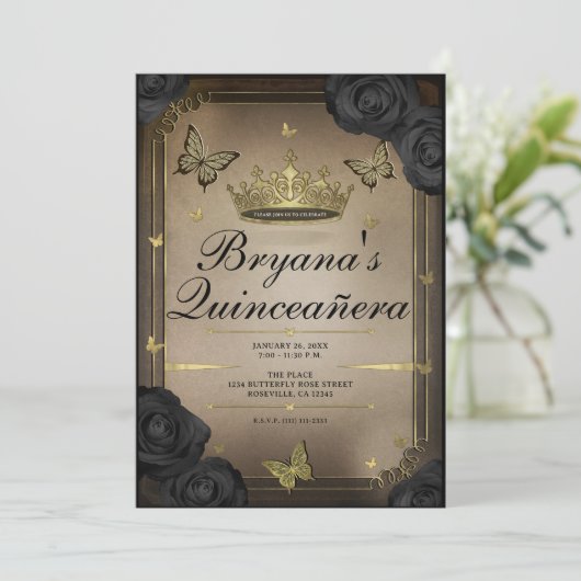 Gold Tiara Butterfets Black Rose Quinceañera Einladung (Stehend Vorderseite)