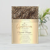 Gold Tiara, Diamonds Leopard Print Quinceañera Einladung (Stehend Vorderseite)